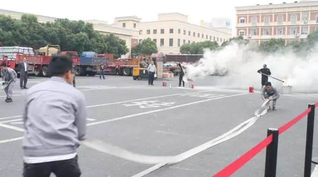 安全在心，技能在手-西尼機(jī)電開(kāi)展秋季消防應(yīng)急疏散演練